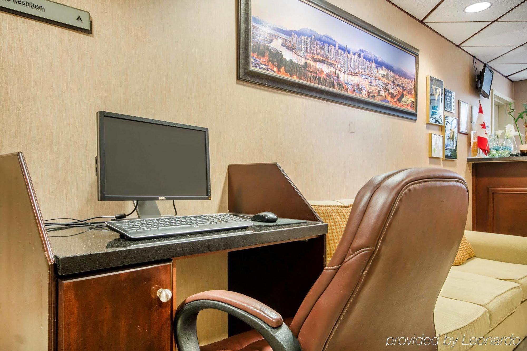 Quality Hotel & Suites Langley Esterno foto